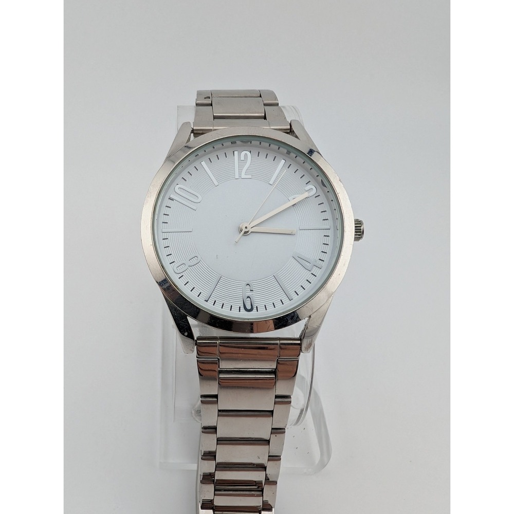 Time & Tru Easy Easy Read Dial Watch Women 36mm‎ Case Silver Band- New Battery